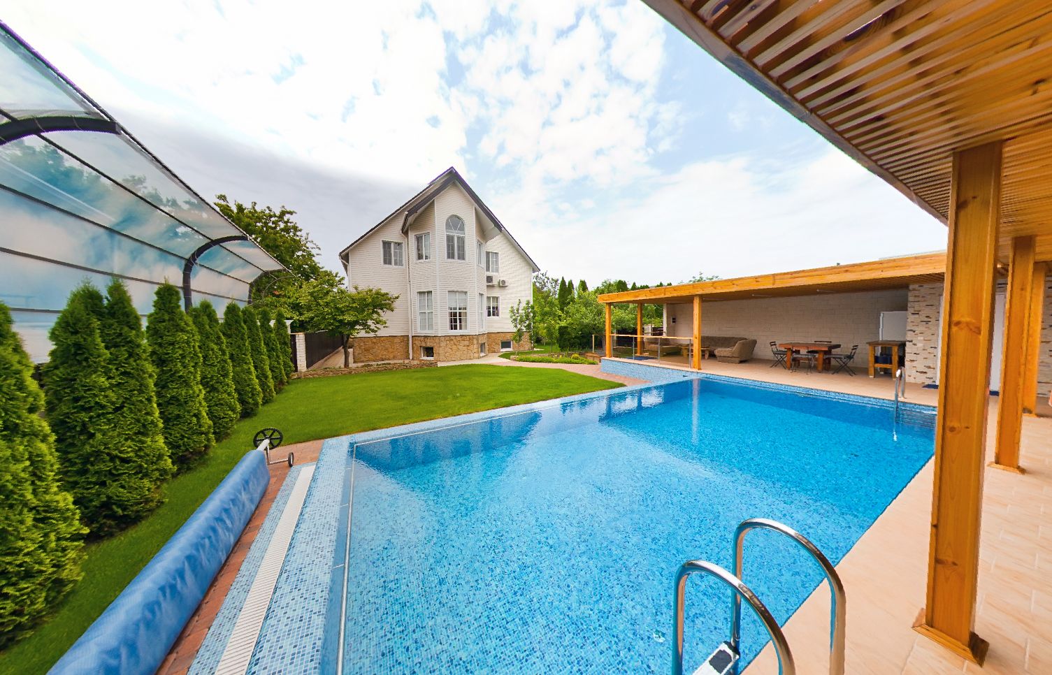 Купить дом в Витязево с бассейном 5